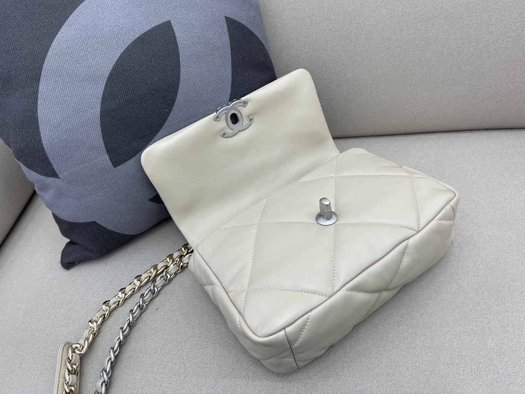 Lambskin 19 Handbag Flap Bag AS1160 Light Gray